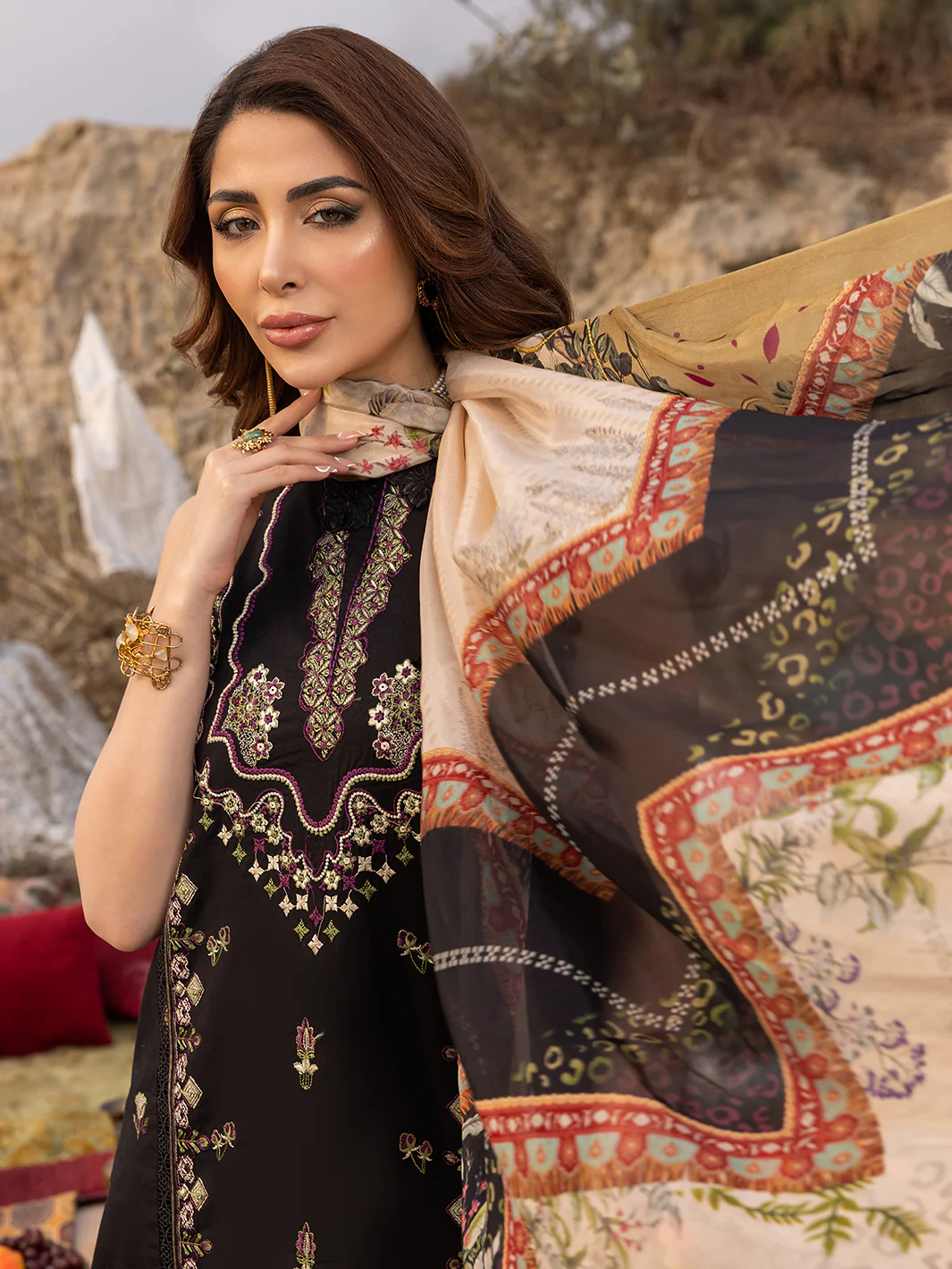 AASHNA | 3 Piece Luxury Lawn - Image 3