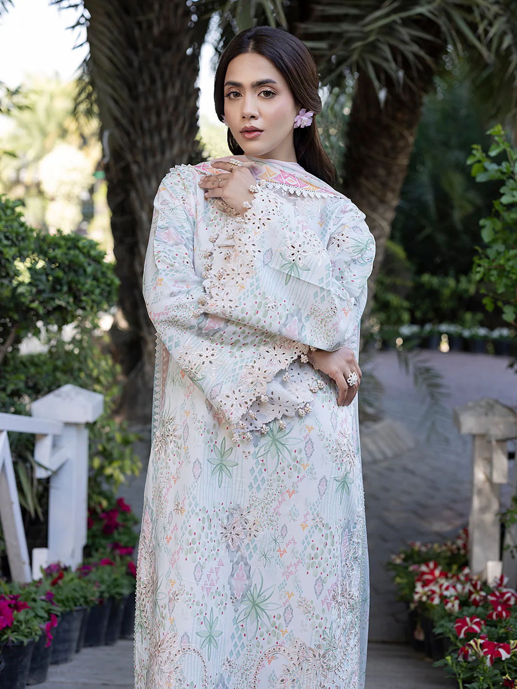 CLEO - Image 9