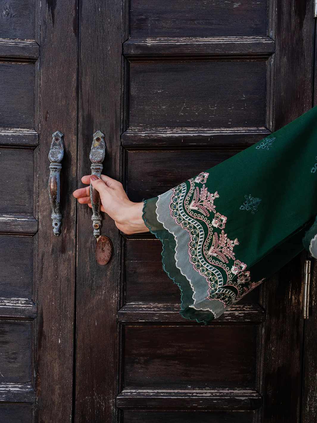 Gulrukh - Image 6