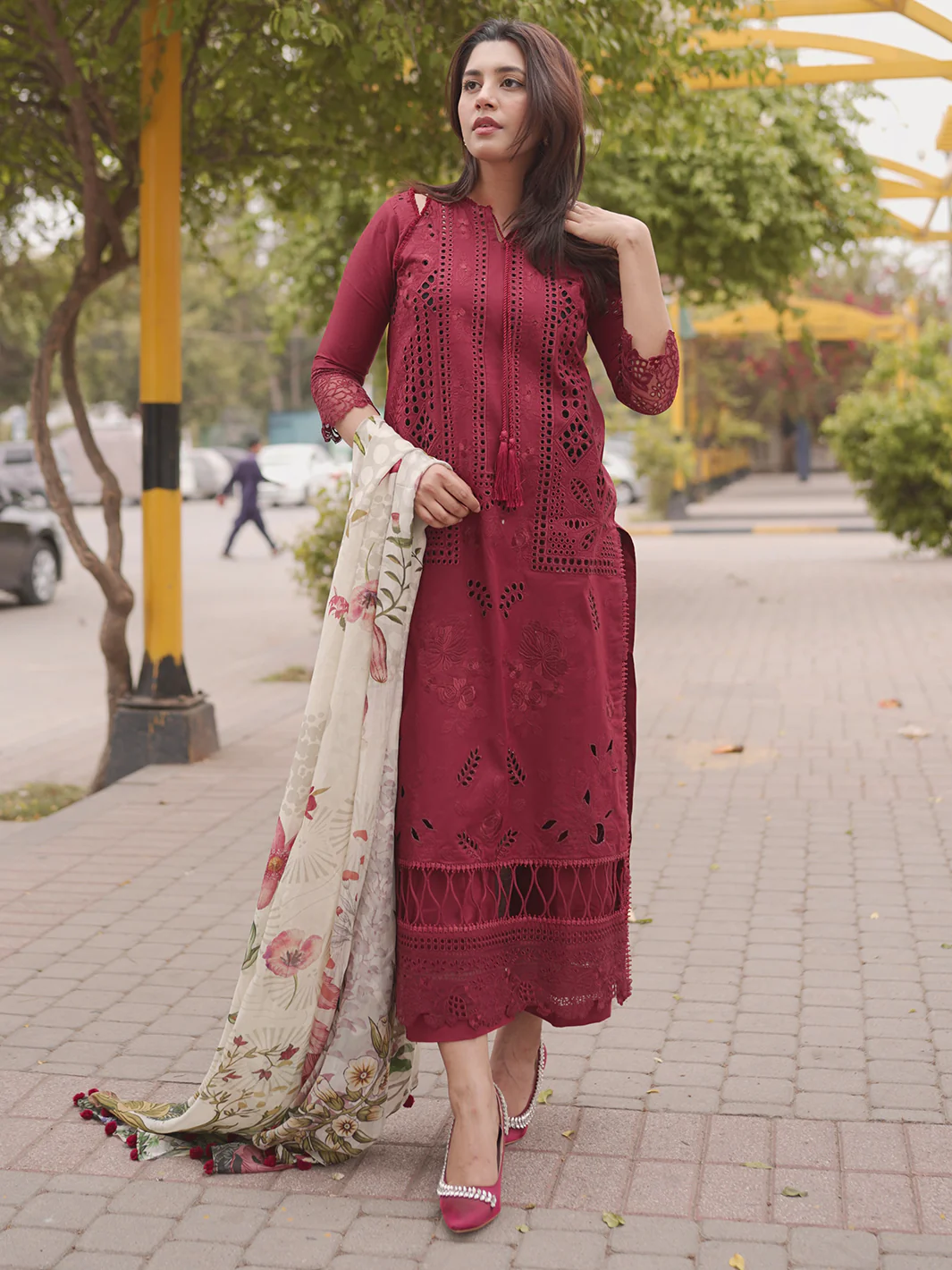 LALEEN | 3 PC LUXURY LAWN - Image 2