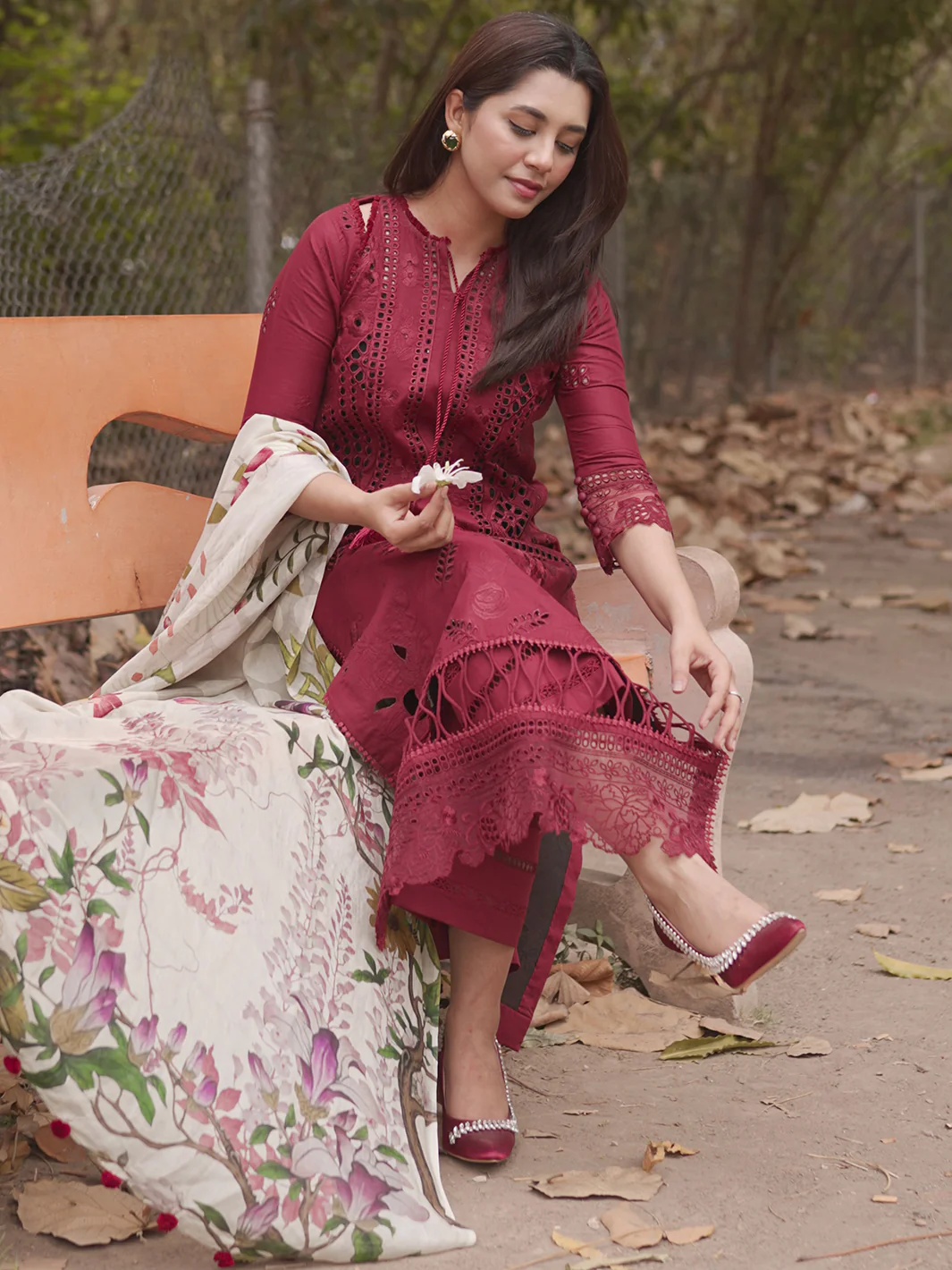 LALEEN | 3 PC LUXURY LAWN - Image 5