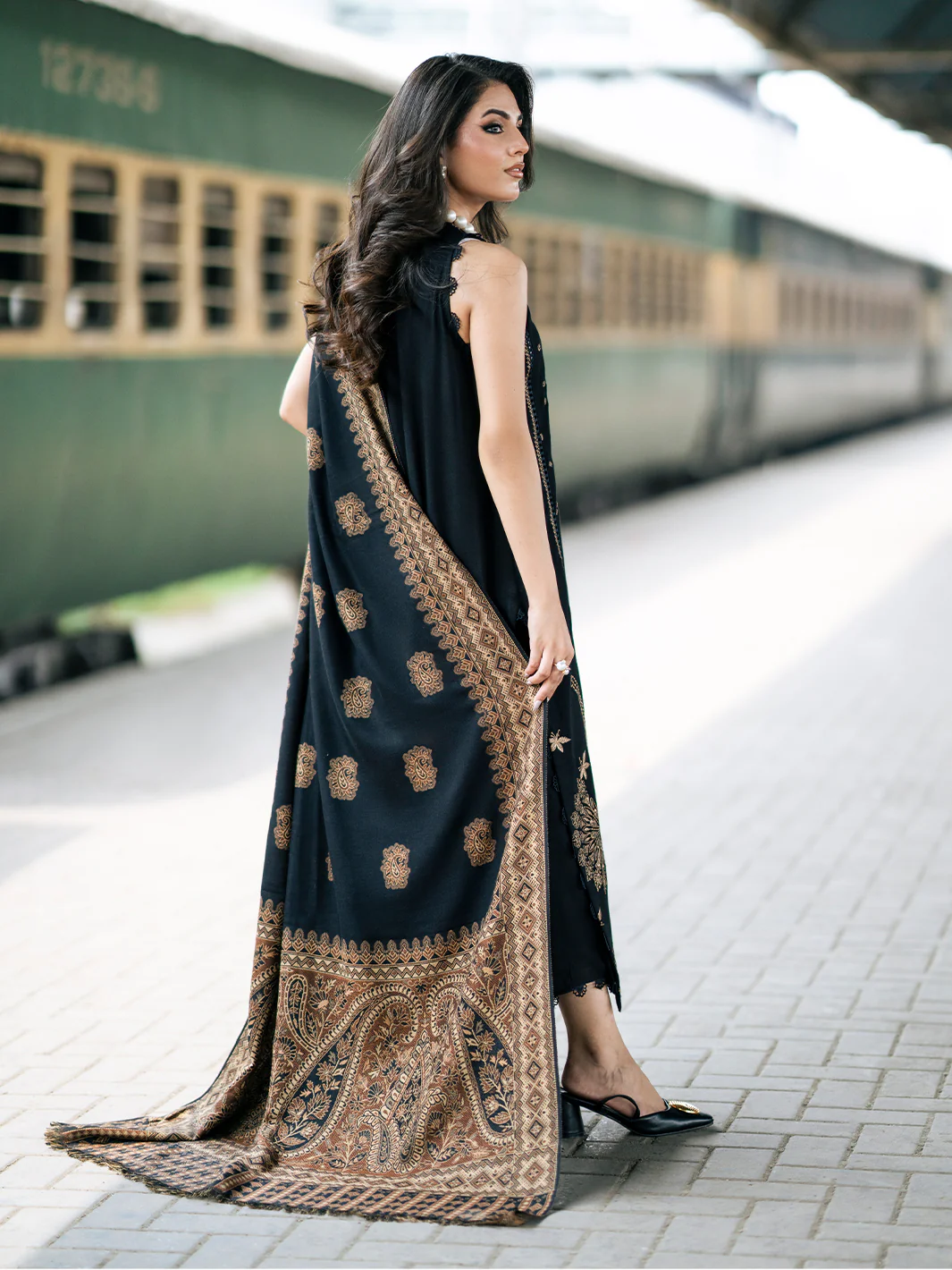 MANNAT - Image 3