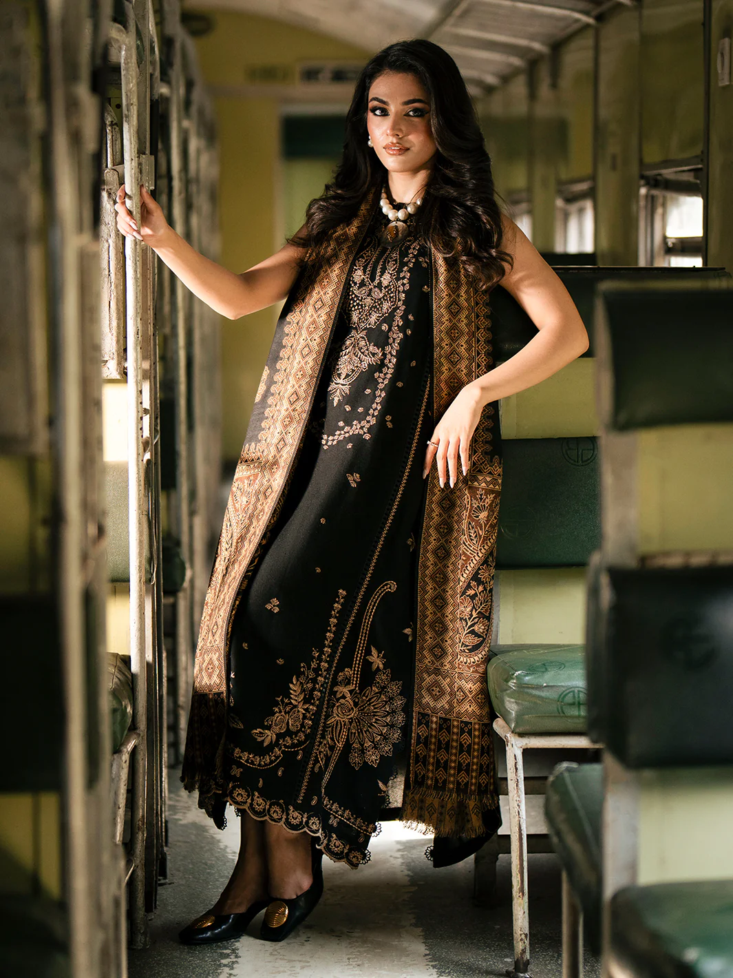 MANNAT - Image 4