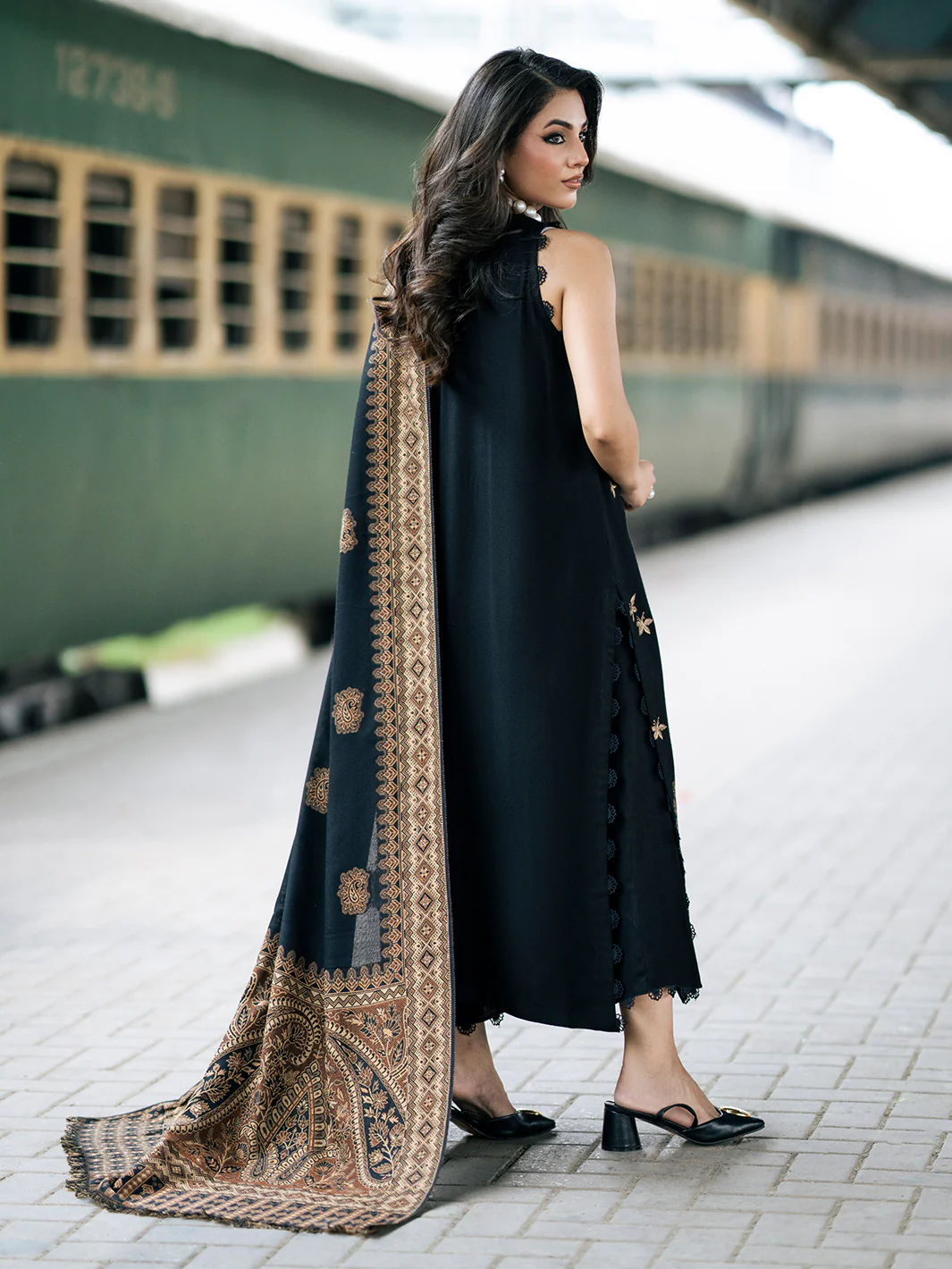 MANNAT - Image 6