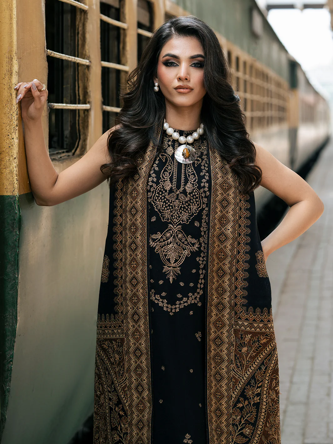 MANNAT - Image 7