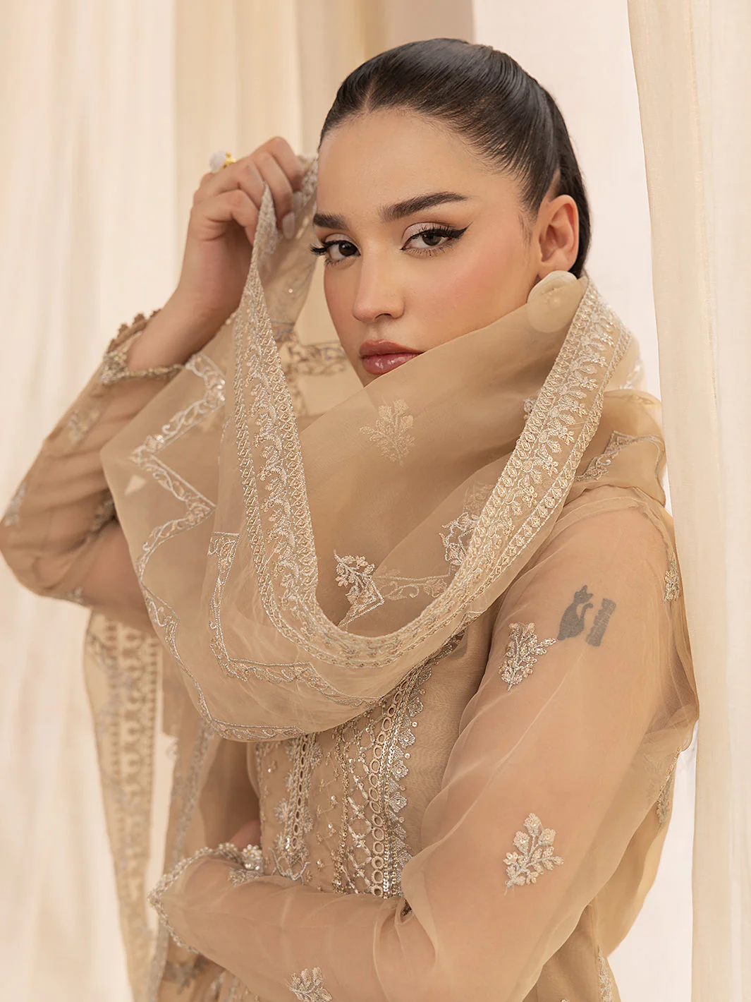 NOIR - Aleen - Image 4