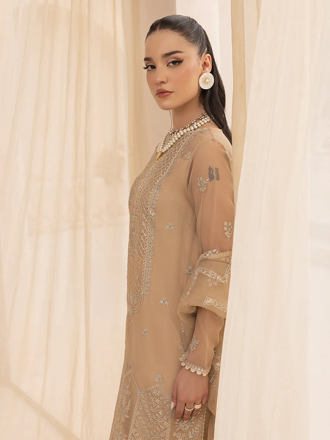 NOIR - Aleen - Image 6
