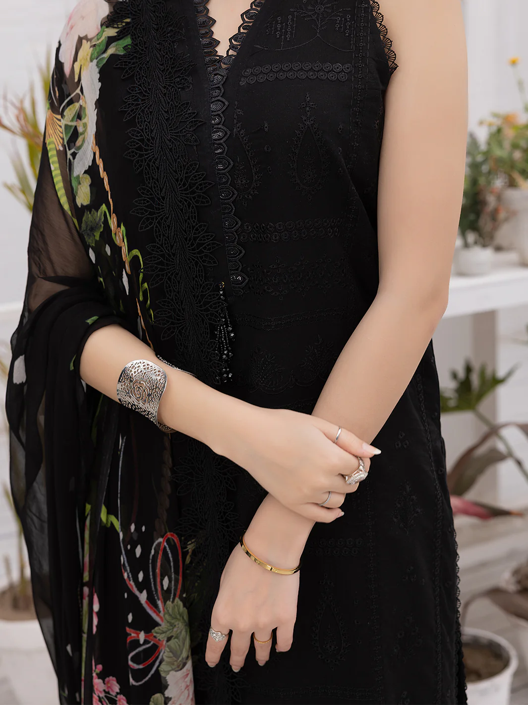 ONYX | 3 Piece Luxury Lawn - Image 8