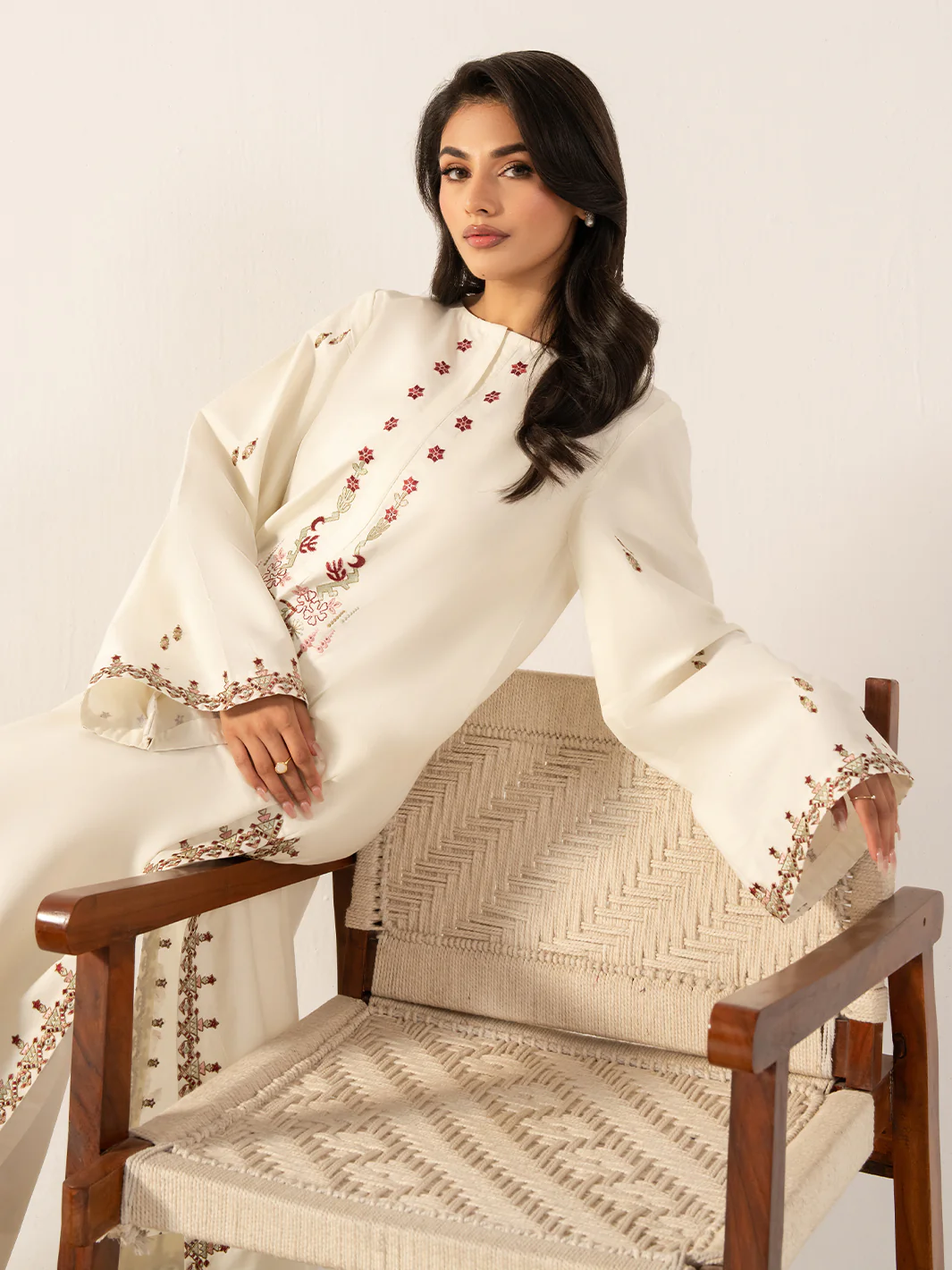 PORCELAIN - Image 11