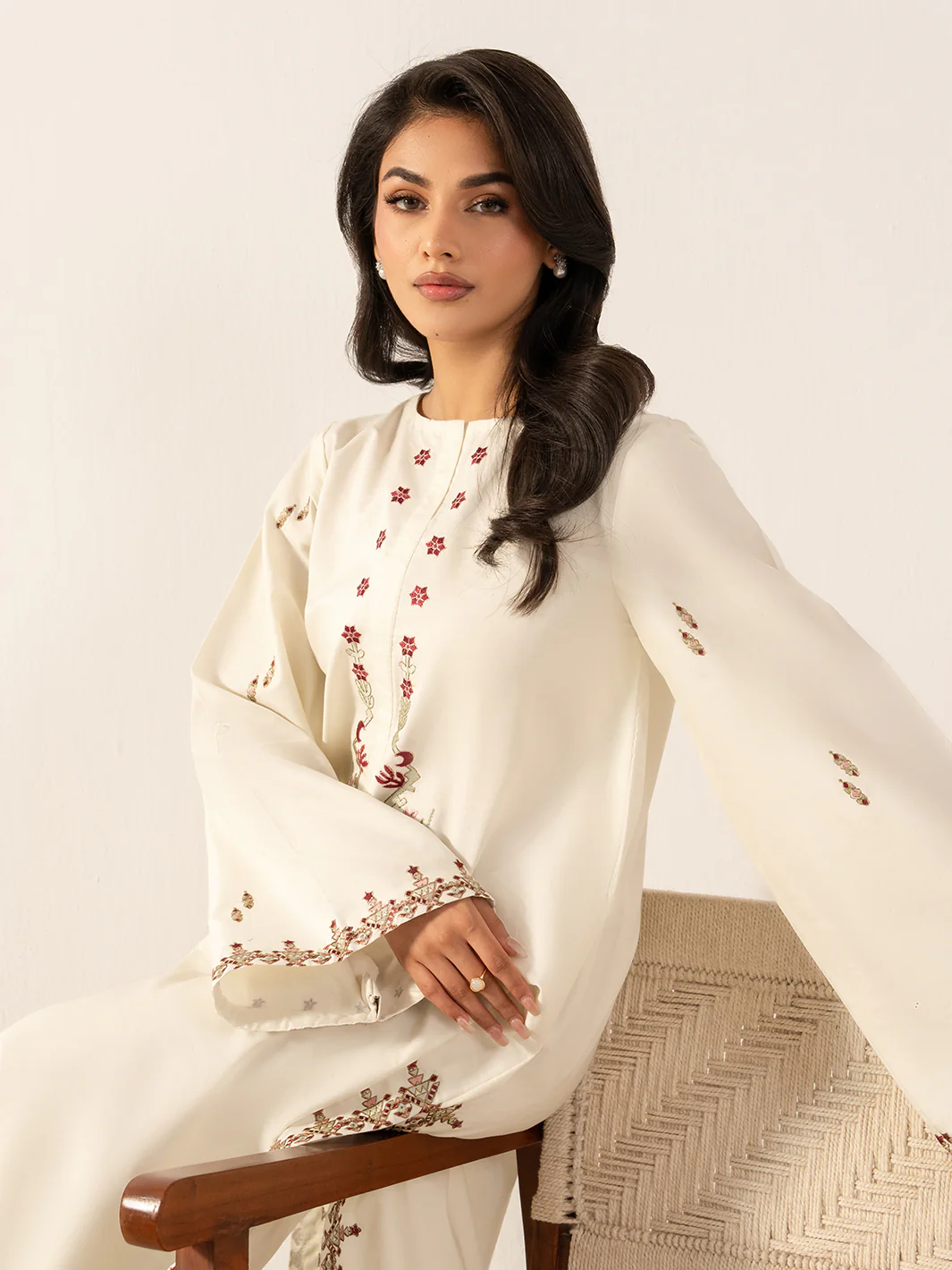 PORCELAIN - Image 2