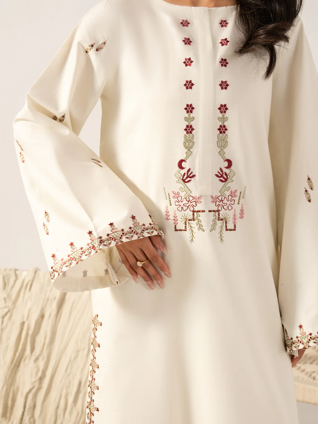 PORCELAIN - Image 4