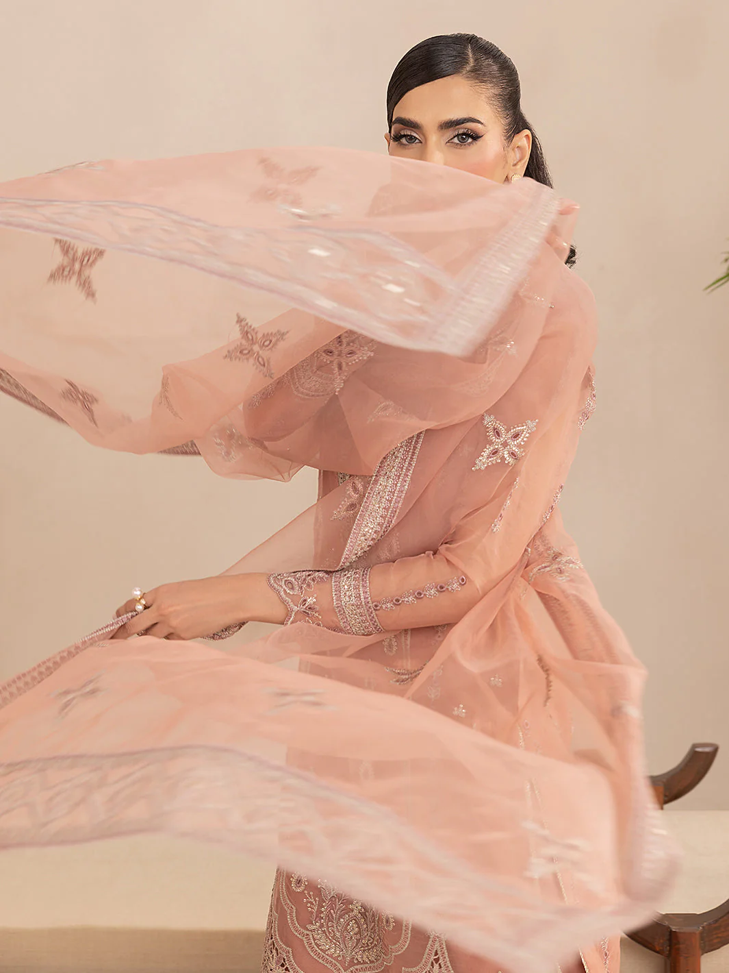 ROUGE - Aleen - Image 5